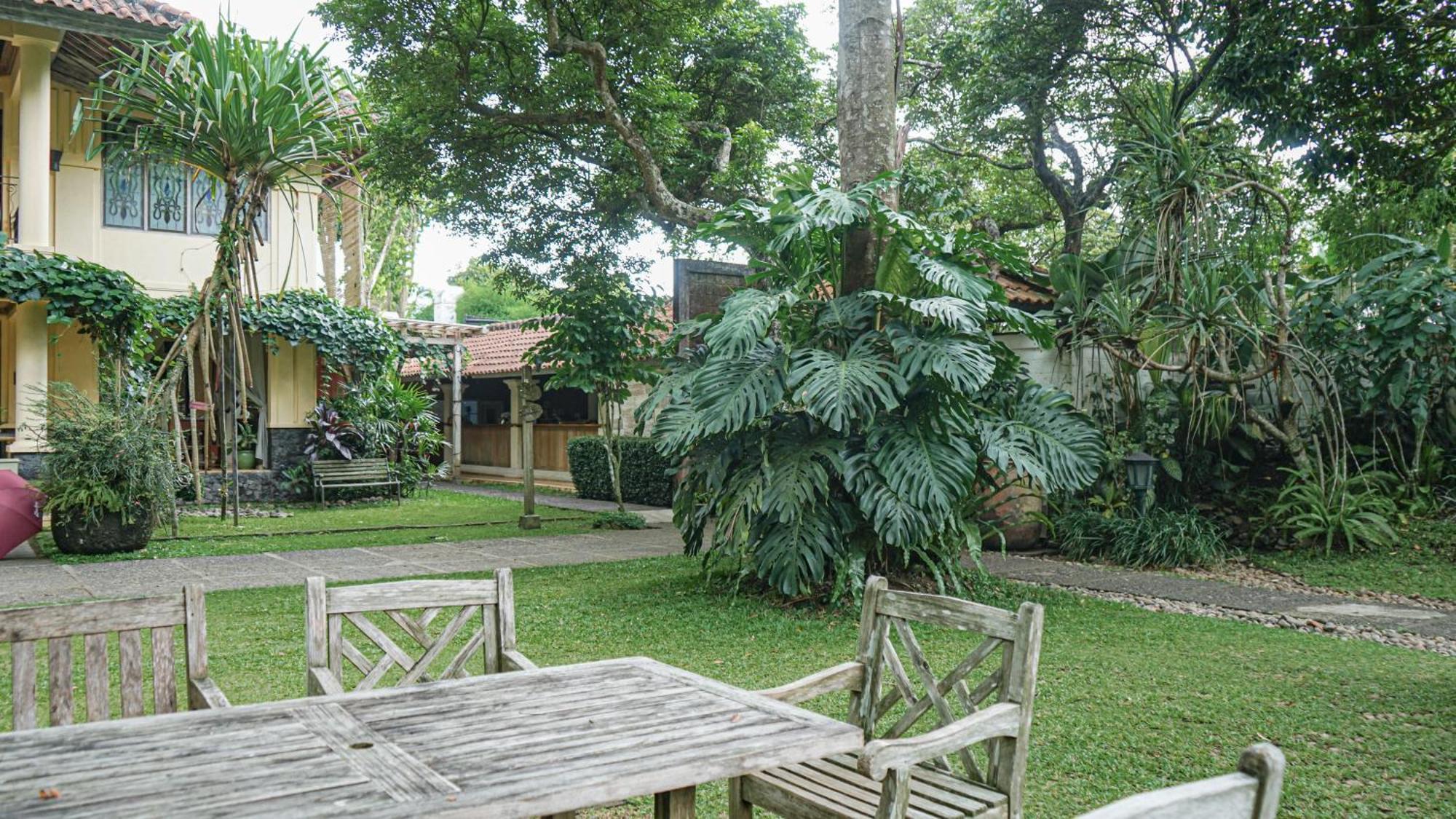 Kayu Arum Resort Salatiga Exterior foto